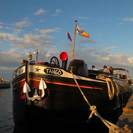 Botel Barge Tango